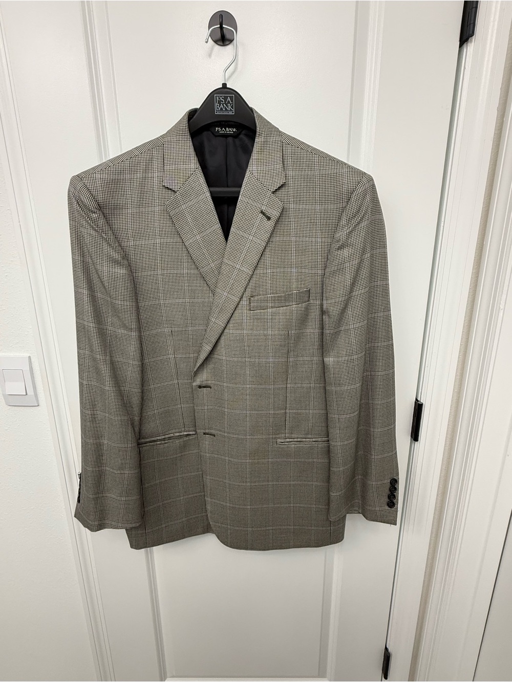 Jos. A. Bank Men's Signature Collection Gray Windowpane Sport Coat size 48R